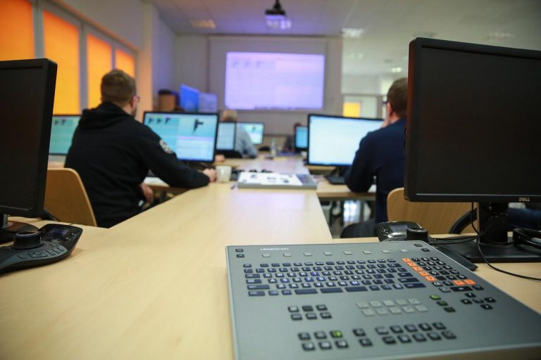 Atrakcyjne warsztaty z programowania CNC